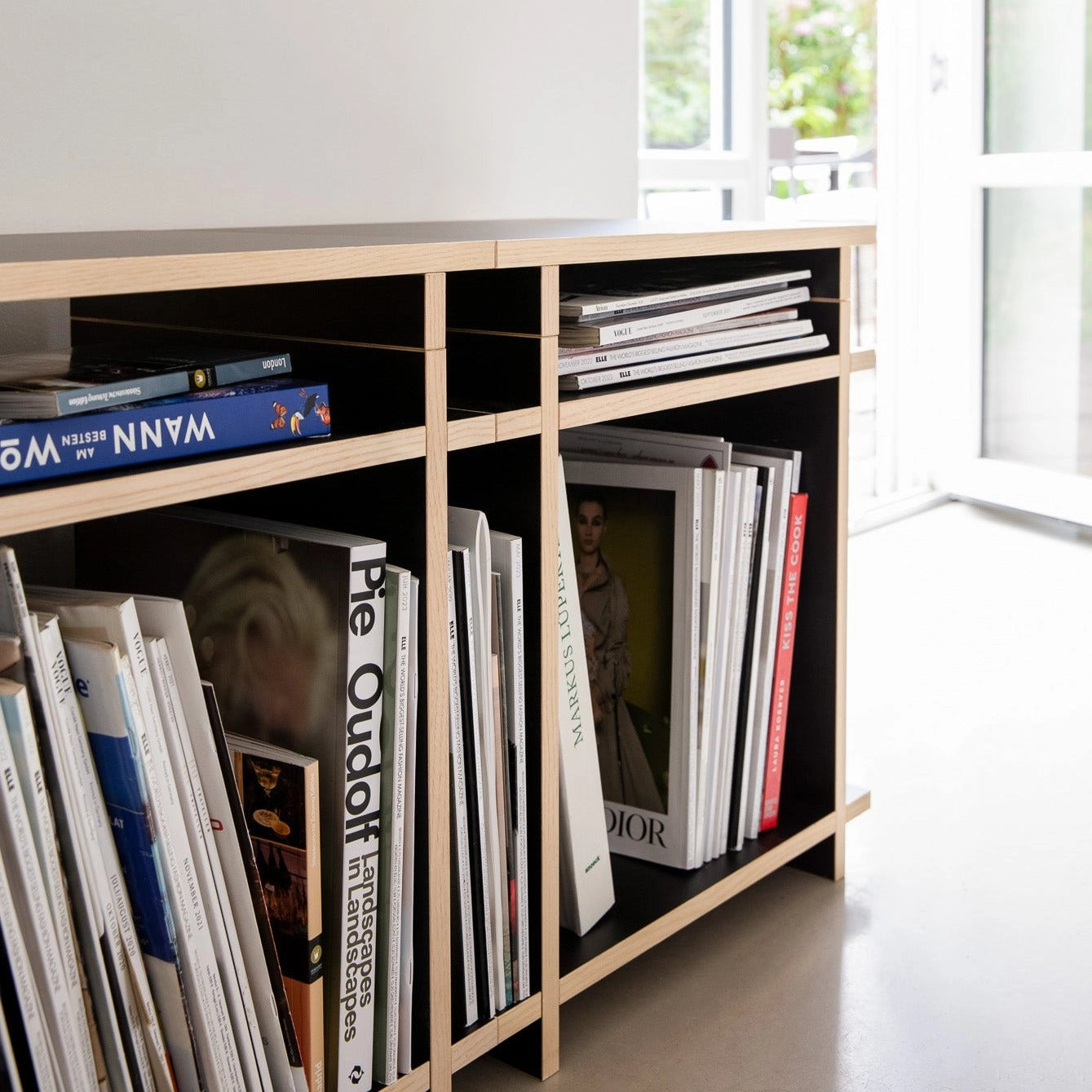 R1 Shelf