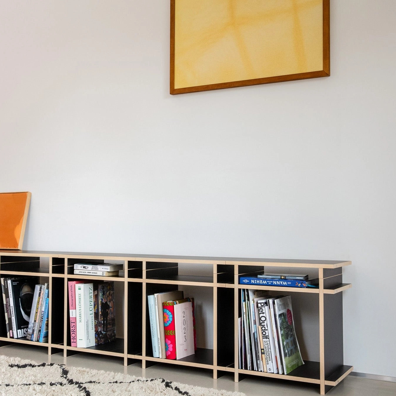 R1 Shelf