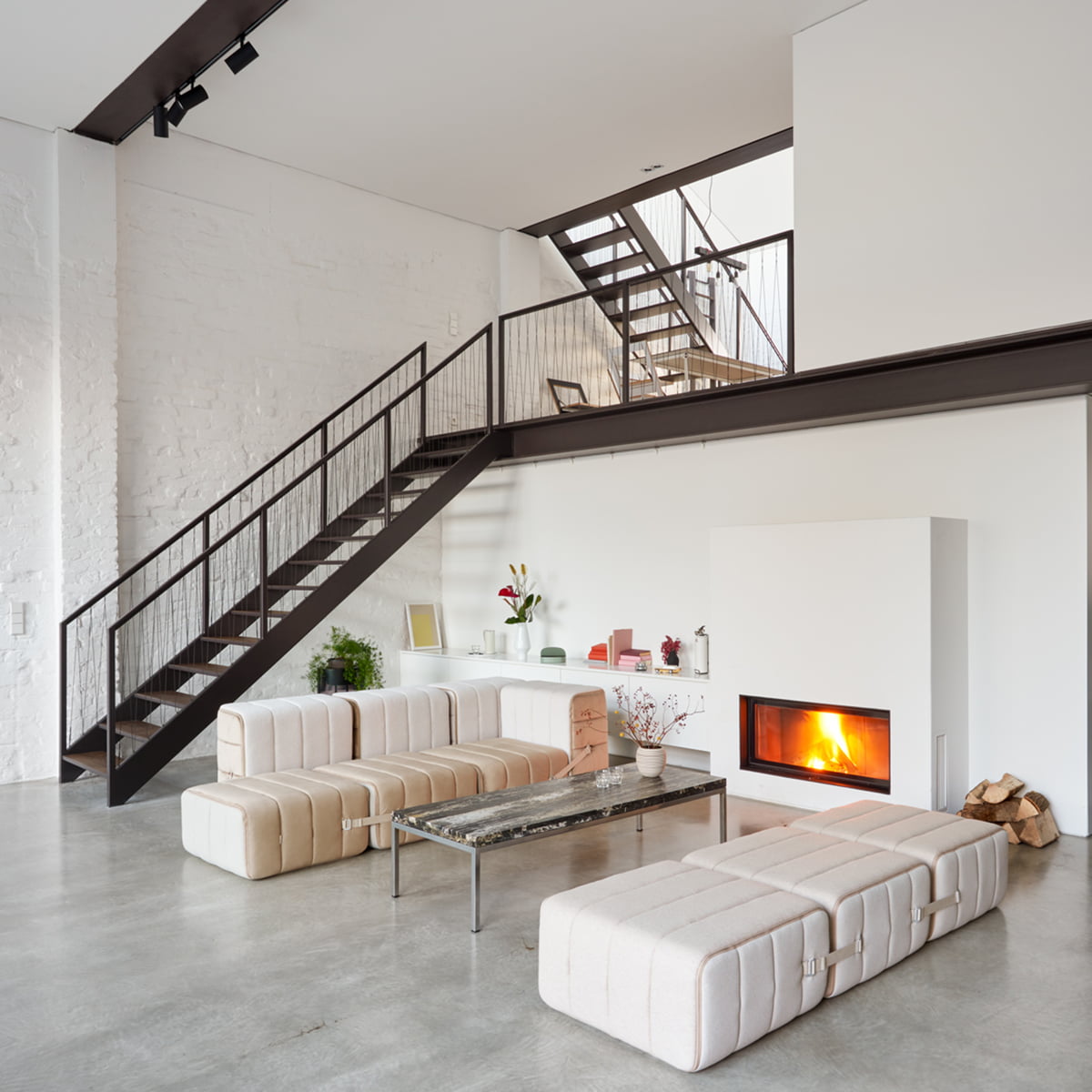 Curt Sofa