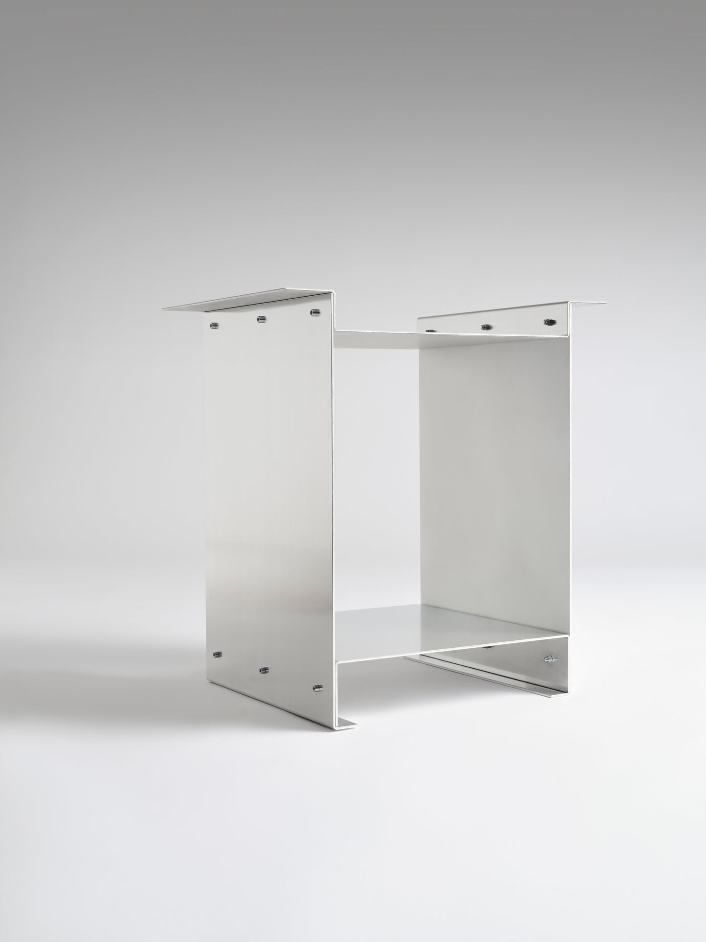 Wings Sidetable