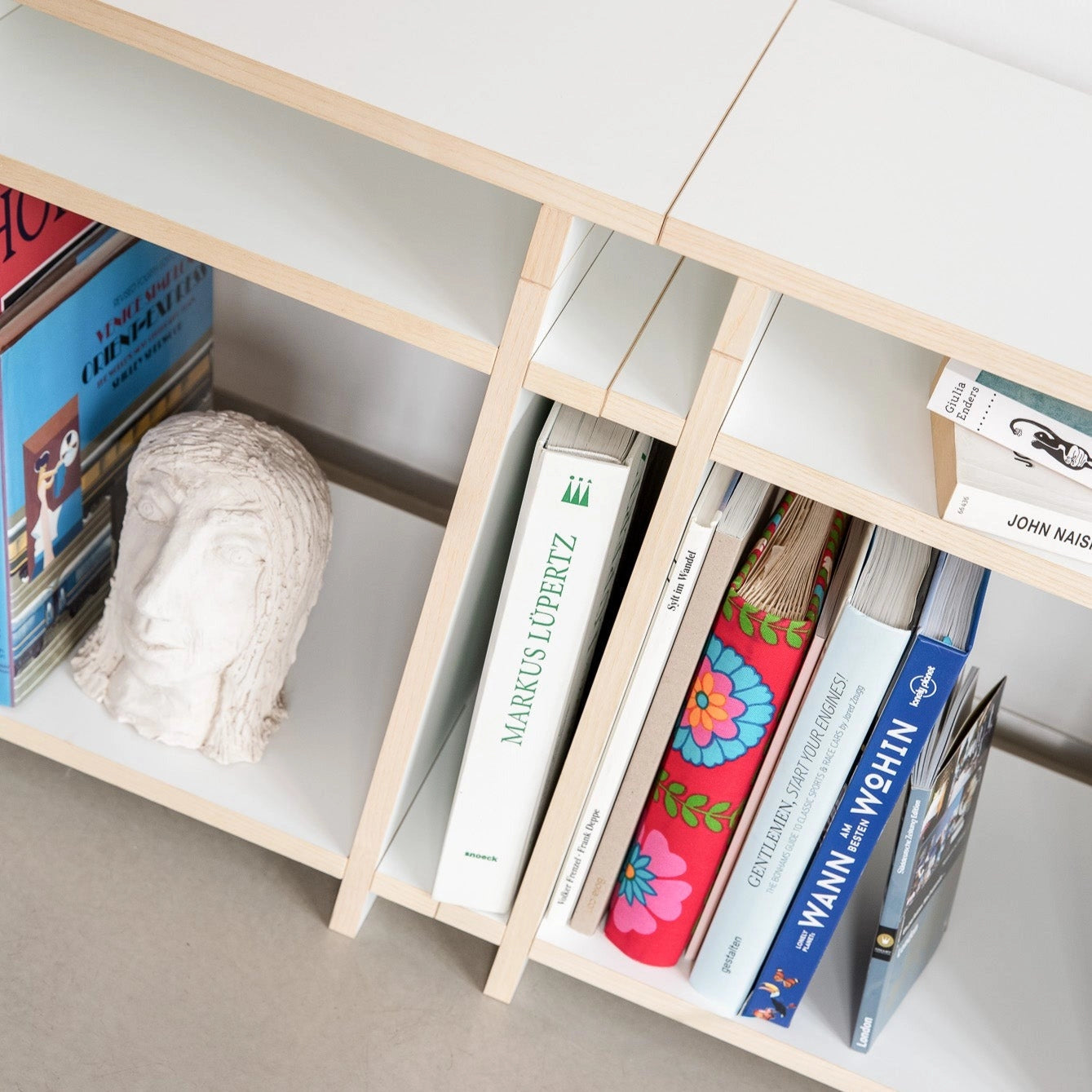 R1 Shelf