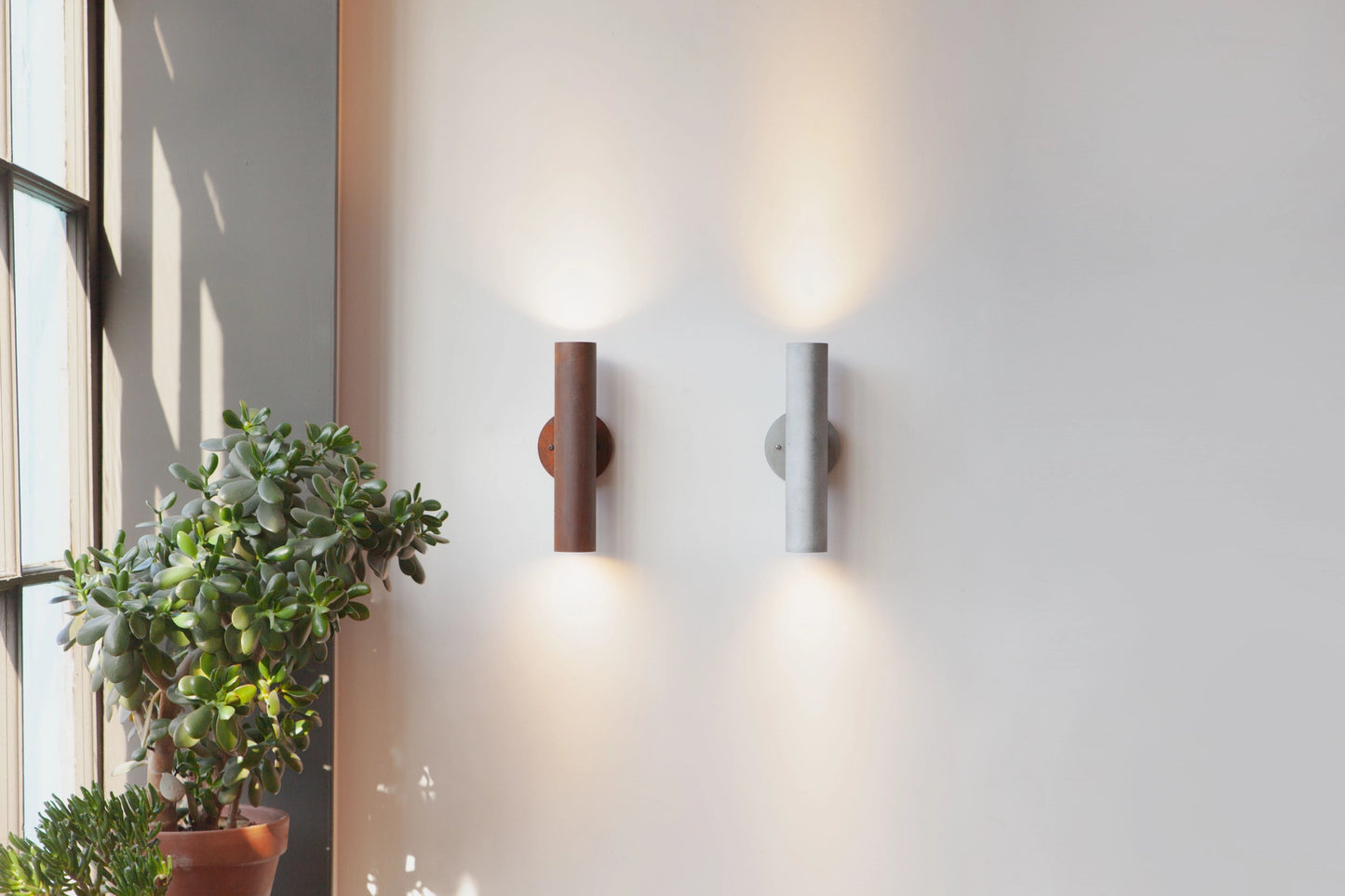 Roest Sconce