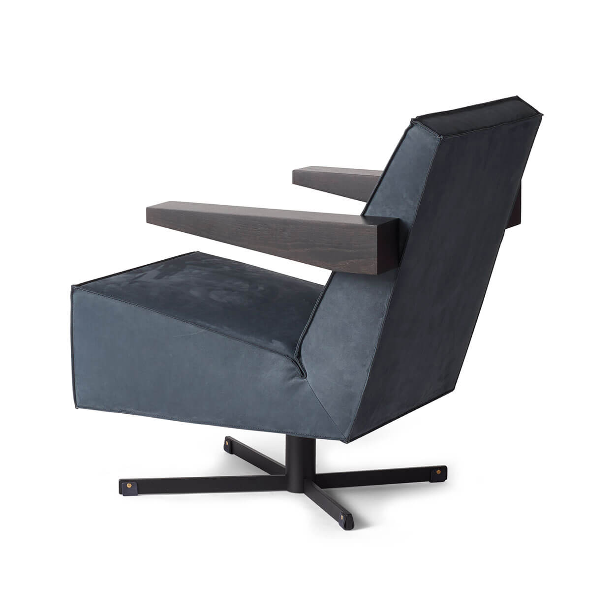 Spectrum Press Room Chair by Gerrit Rietveld, featuring modern design and comfortable lounge style, side view.