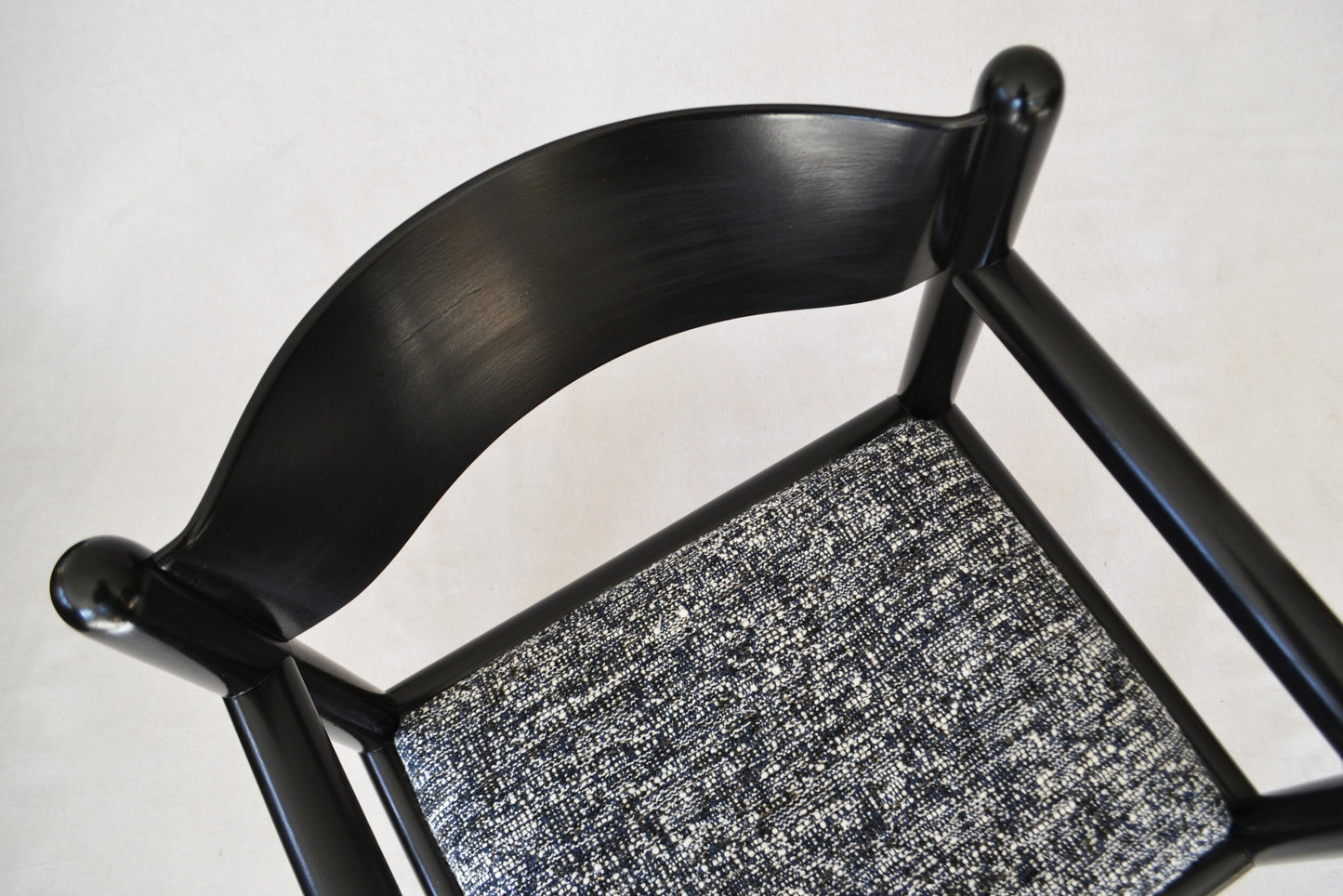 Massimo Vignelli Acorn Chair